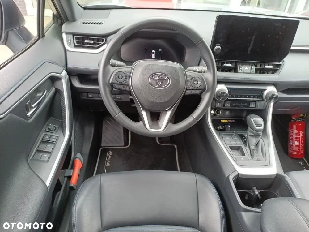 Toyota RAV4 - 8