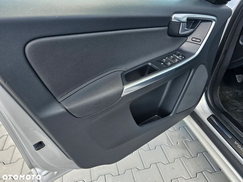 Volvo XC 60 D3 Momentum - 18