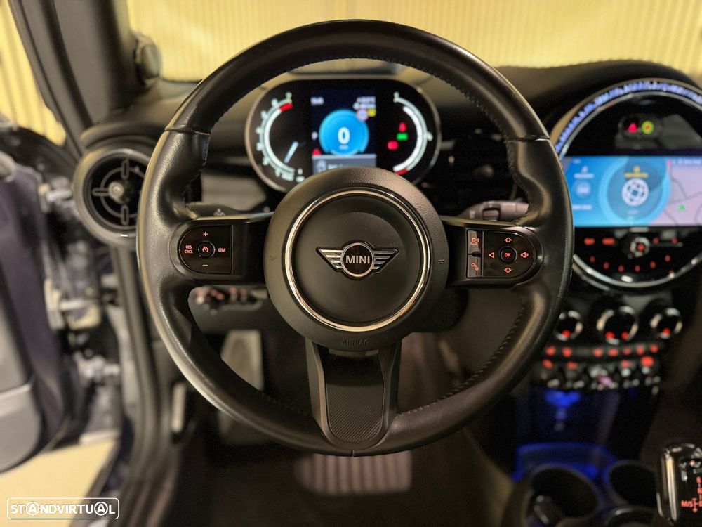 MINI Cabrio Cooper Premium Essential Auto - 10