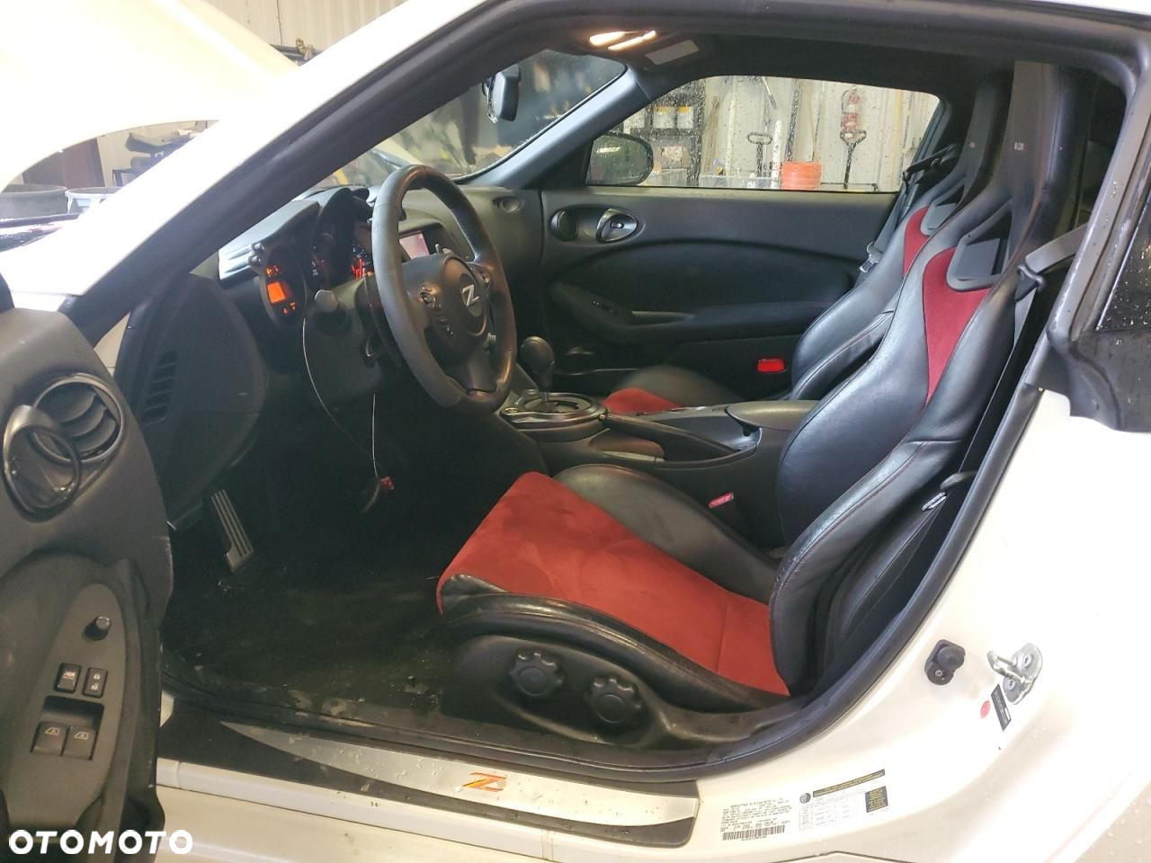 Nissan 370 Z - 7
