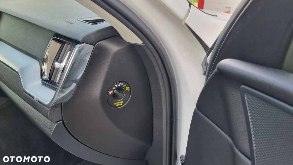 Volvo XC 60 D4 Geartronic Momentum Pro - 36