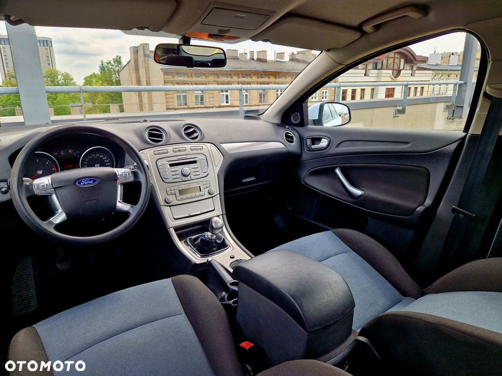 Ford Mondeo 1.8 TDCi Ambiente - 21