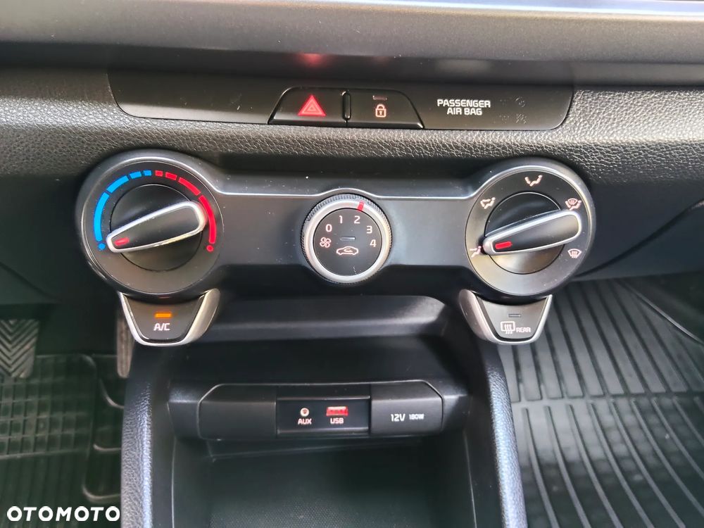 Kia Rio 1.2 Attract - 29