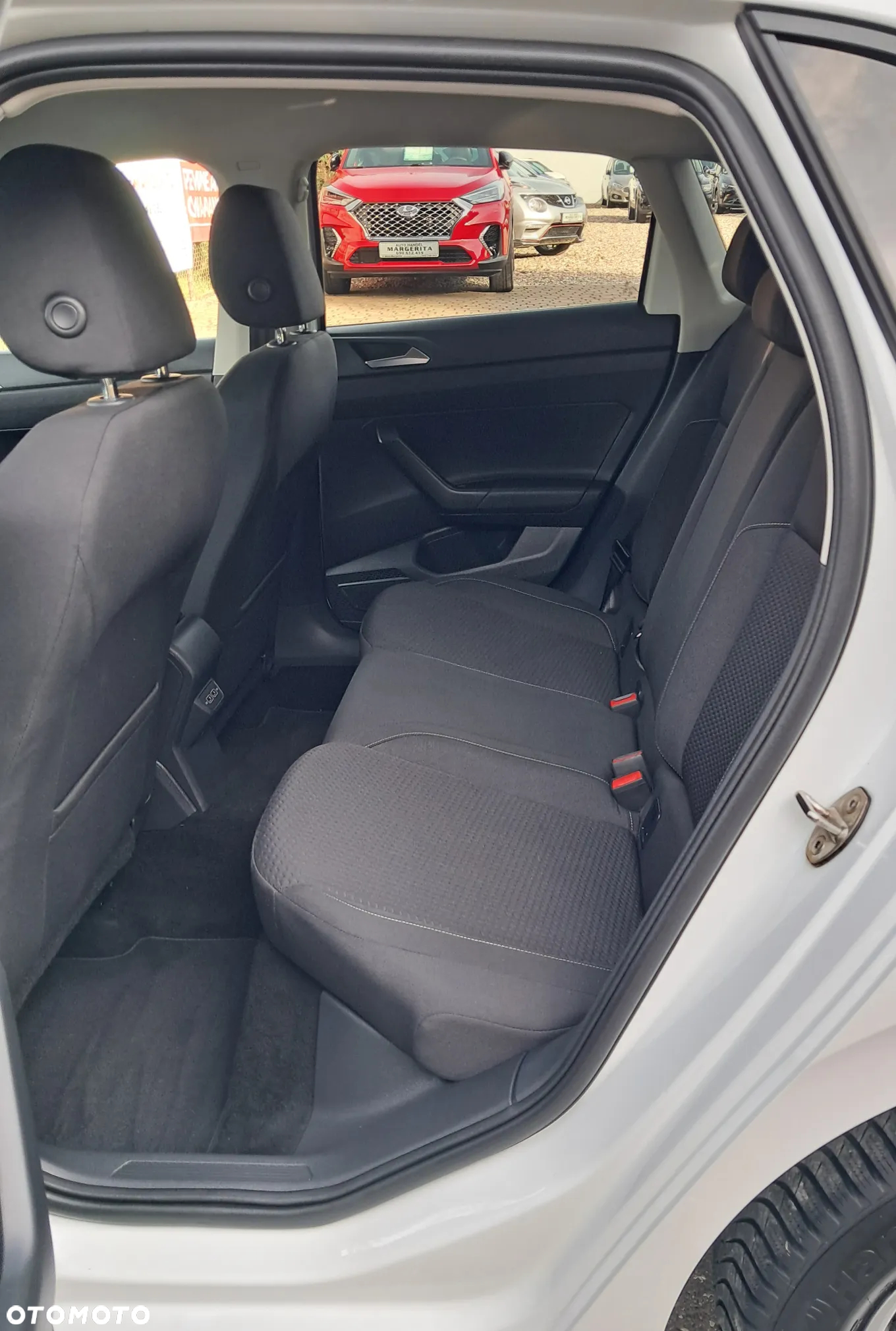 Volkswagen Polo 1.6 TDI SCR DSG Highline - 12