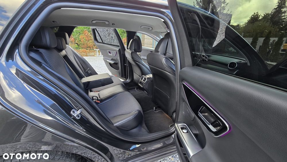 Mercedes-Benz Klasa C 300 de PHEV Avantgarde - 24