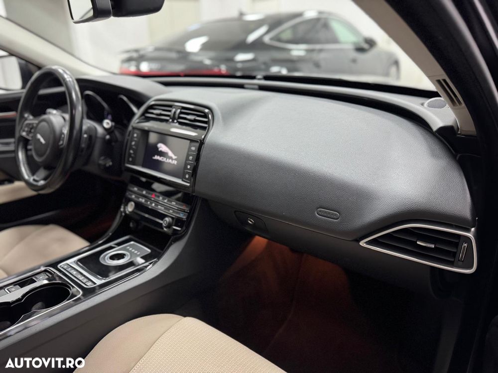 Jaguar XE 20d Aut. Portfolio - 19