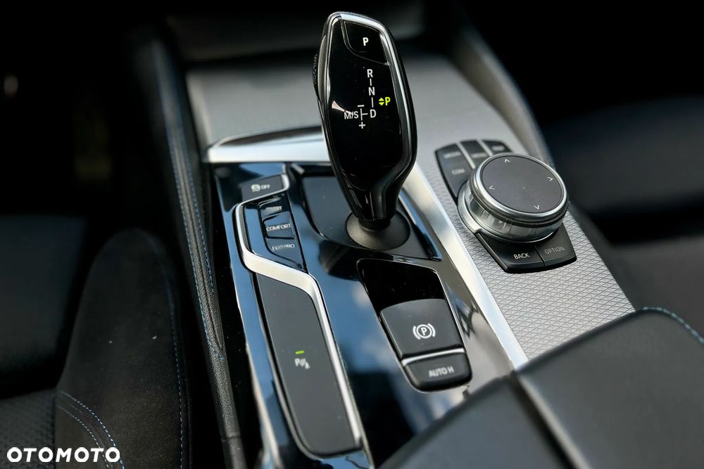 BMW Seria 5 520d xDrive M Sport sport - 19