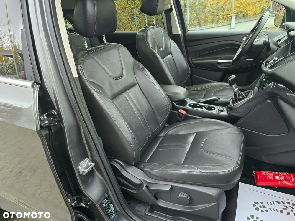 Ford Kuga - 25