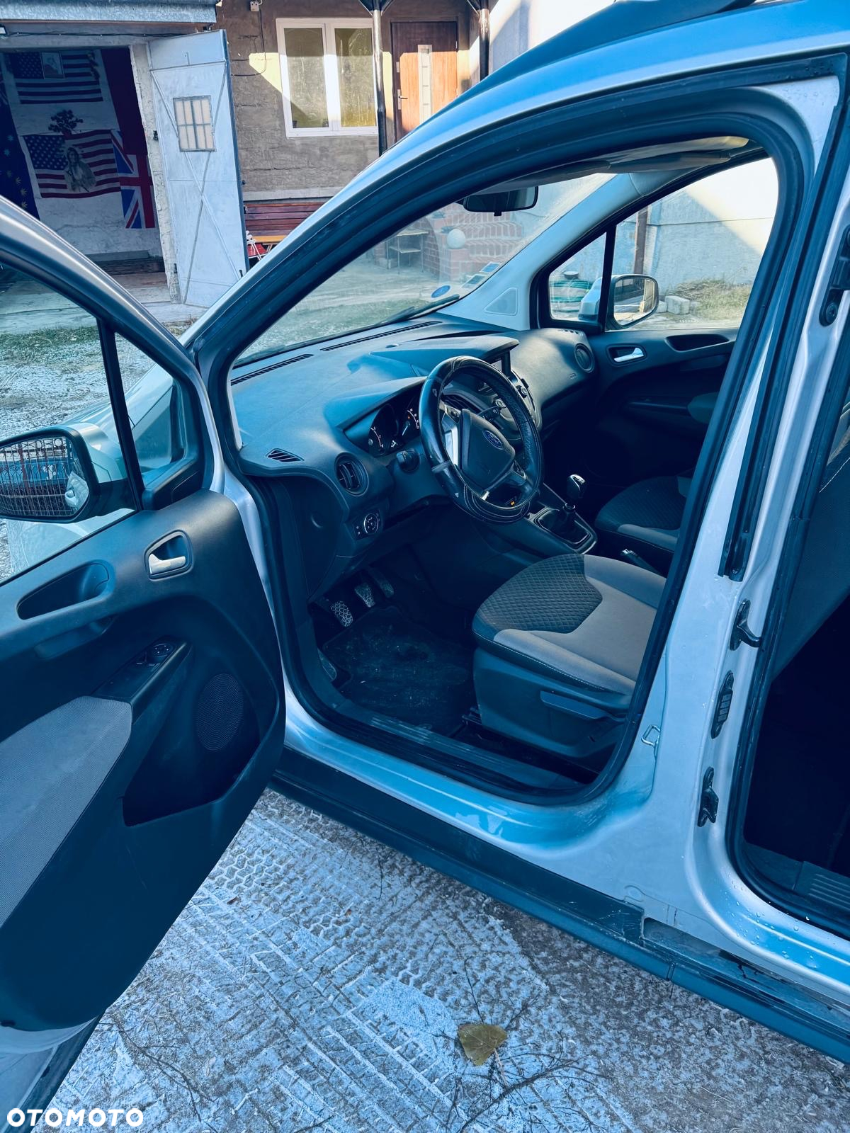 Ford Tourneo Courier 1.0 EcoBoost S&S Ambiente - 12