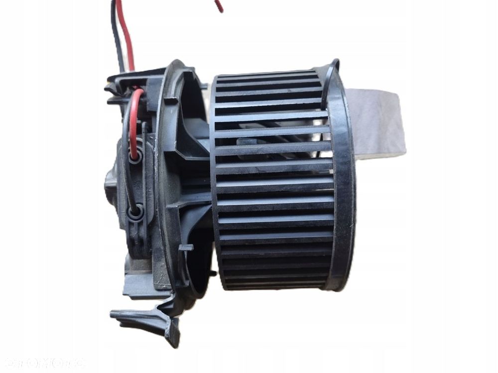 RENAULT CLIO III 05-12 r. DMUCHAWA WENTYLATOR NAWIEWU VALEO GMVB85P35 + - 2