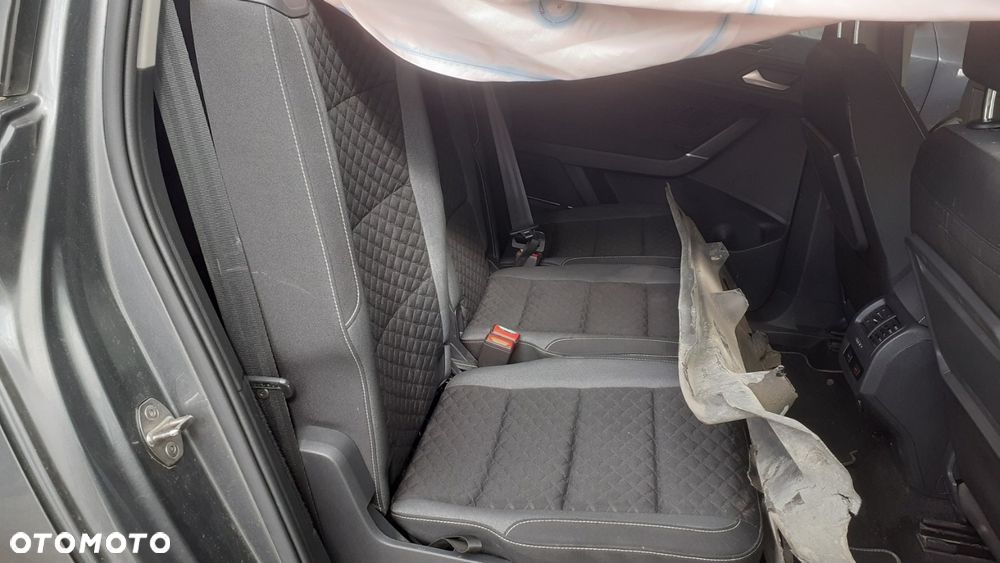 Volkswagen Touran - 14