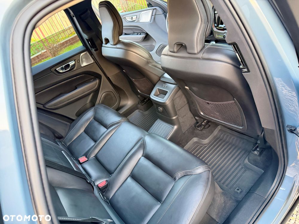 Volvo XC 60 T8 Plug-In Hybrid AWD Ultra Black Edition - 21