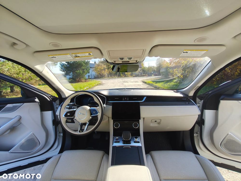 Jaguar F-Pace - 27