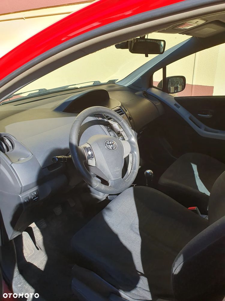 Toyota Yaris 1.3 Sol - 9