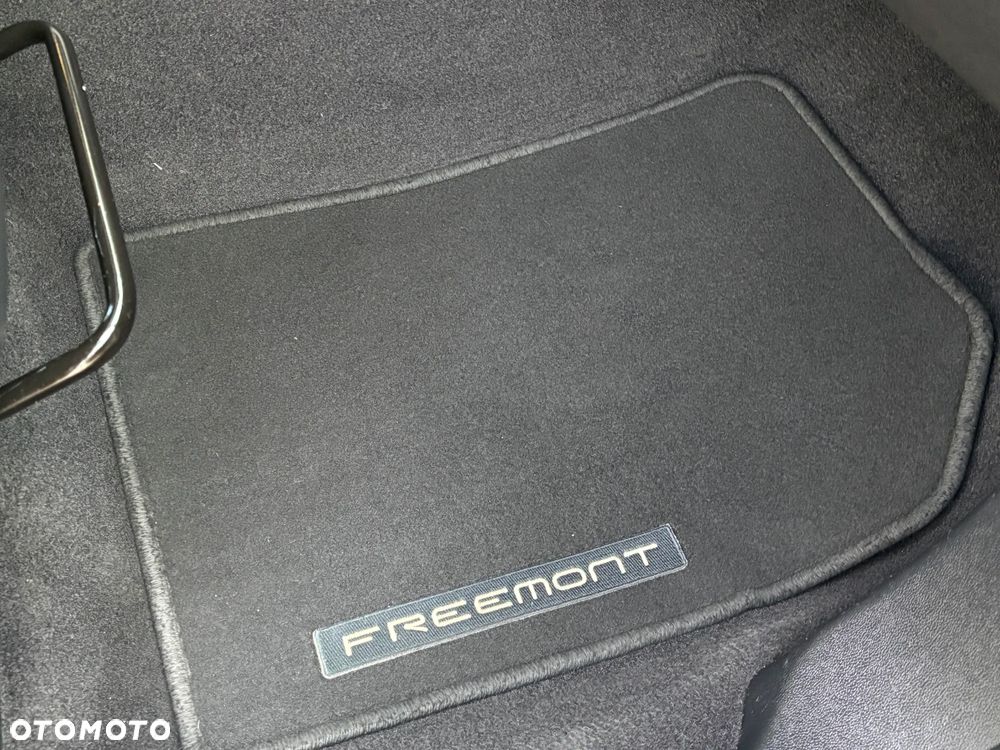 Fiat Freemont 2.0 Multijet 16V DPF Automatik Allrad Lounge - 22