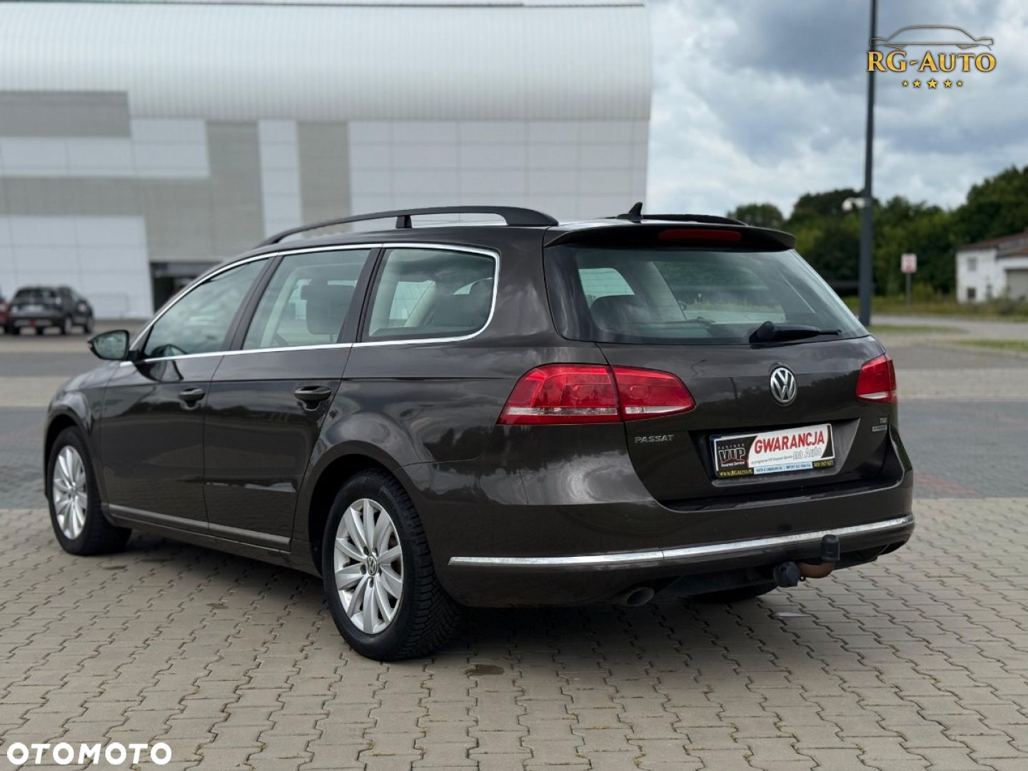 Volkswagen Passat - 12