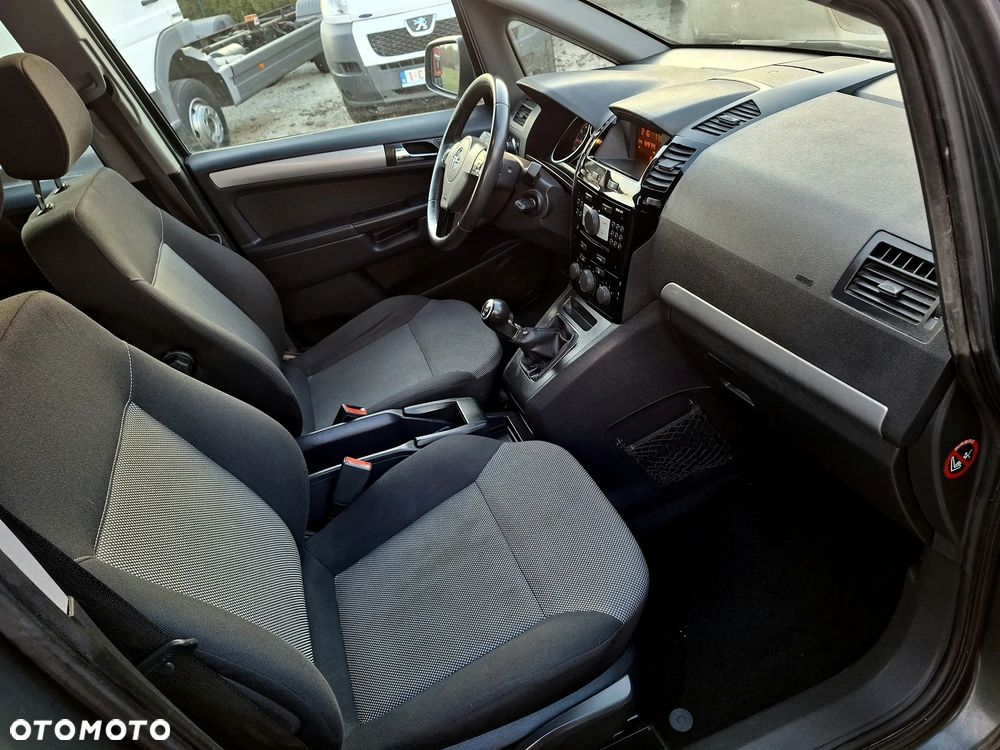 Opel Zafira 1.8 Family Plus - 22