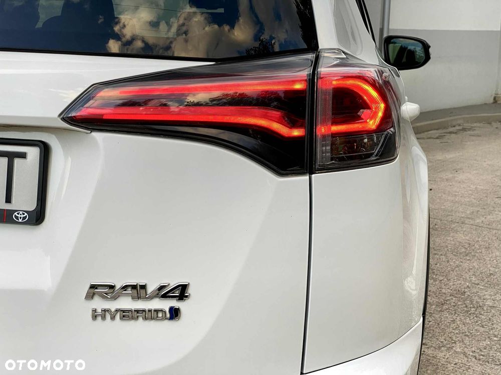 Toyota RAV4 Hybrid Premium 4x2 - 11