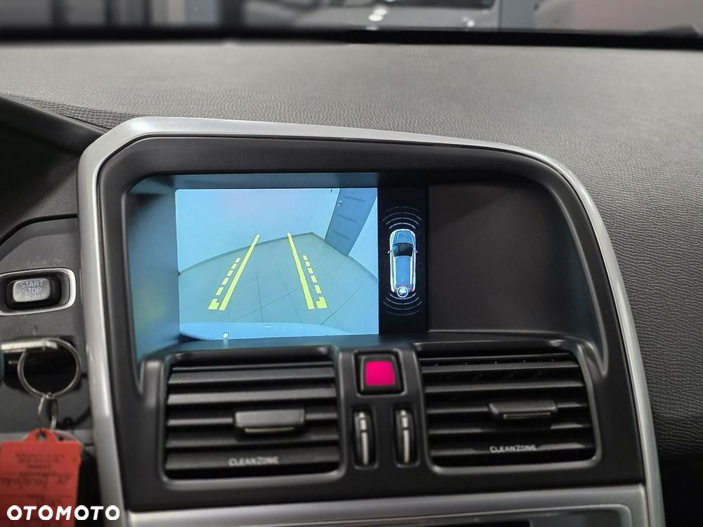 Volvo XC 60 D4 Momentum Pro - 29