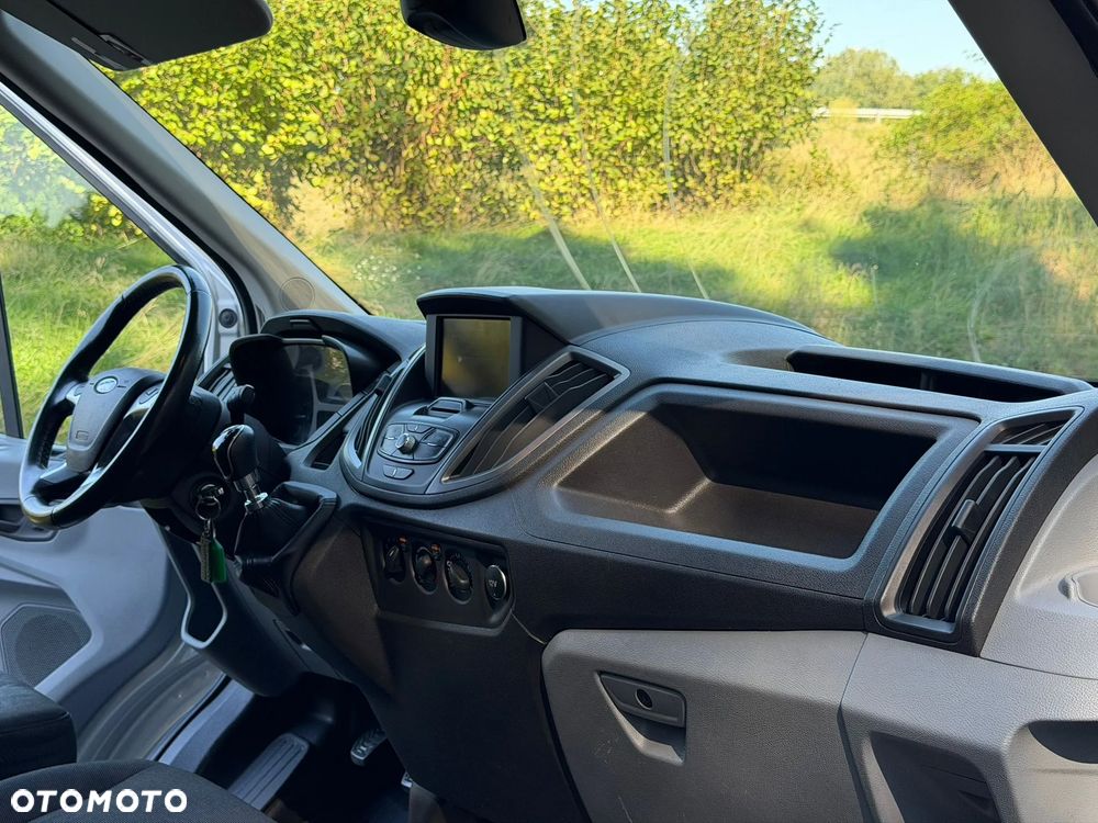 Ford Transit - 18