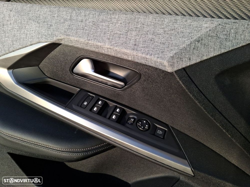 Peugeot 5008 1.2 Hybrid Active Pack e-DCS6 - 23