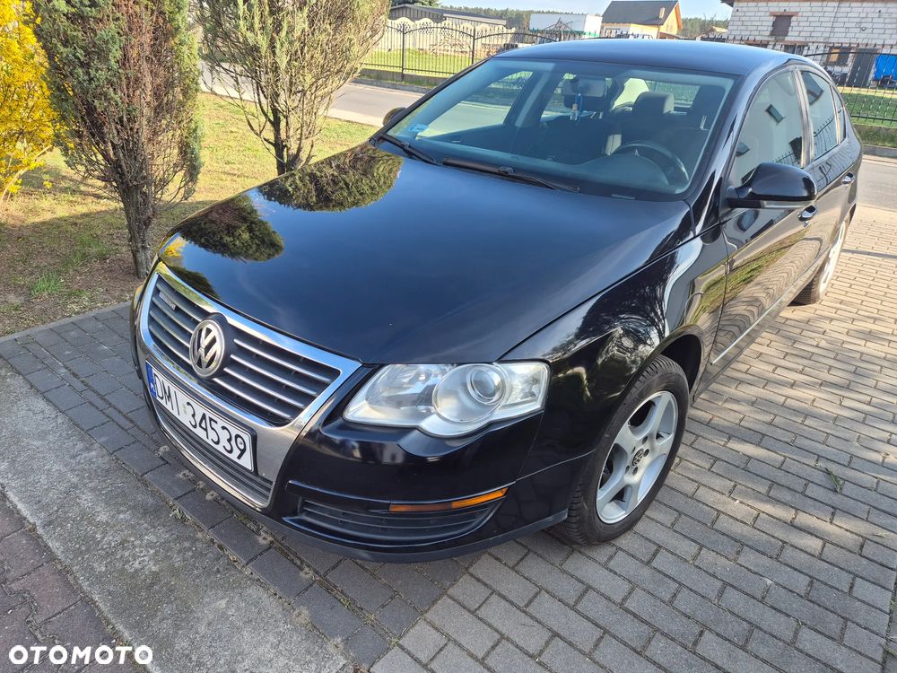 Volkswagen Passat 1.9 TDI Comfortline - 1