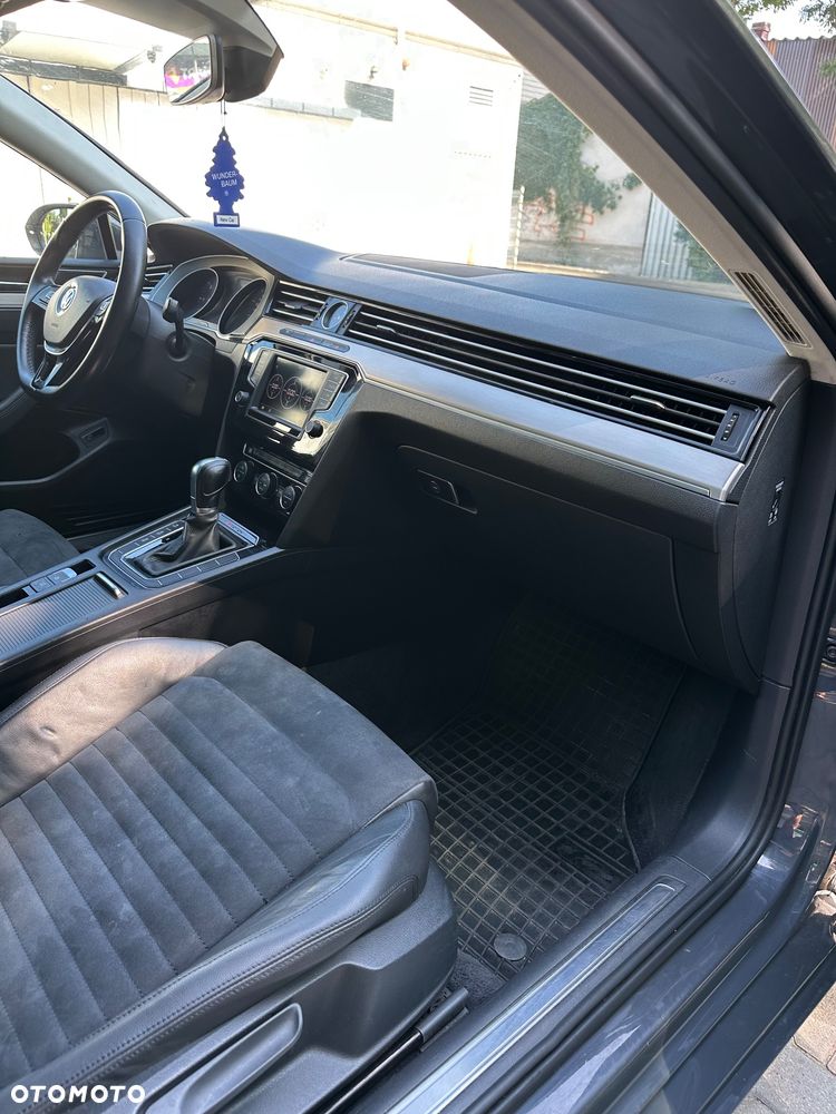 Volkswagen Passat - 12