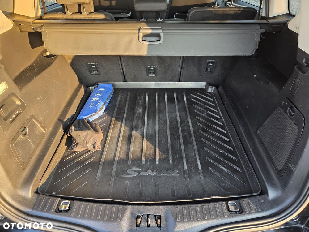 Ford S-Max 2.0 EcoBlue Titanium - 36