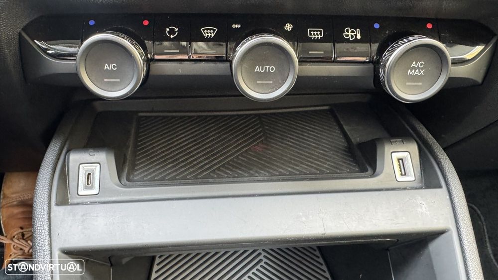 Citroën C4 1.2 PureTech Max EAT8 - 23