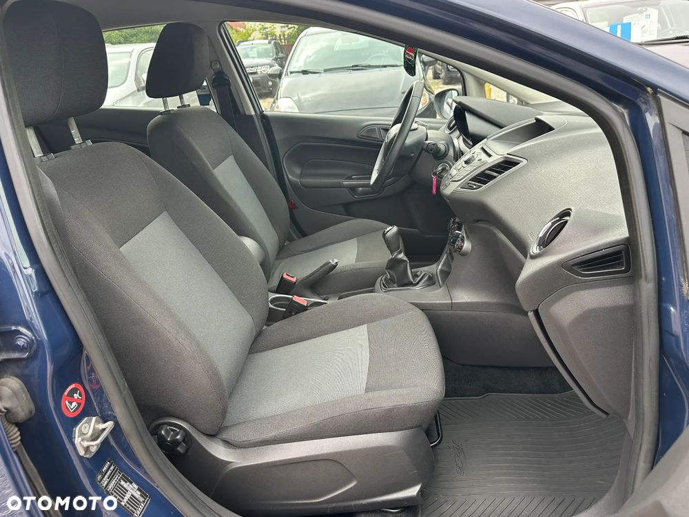 Ford Fiesta - 25