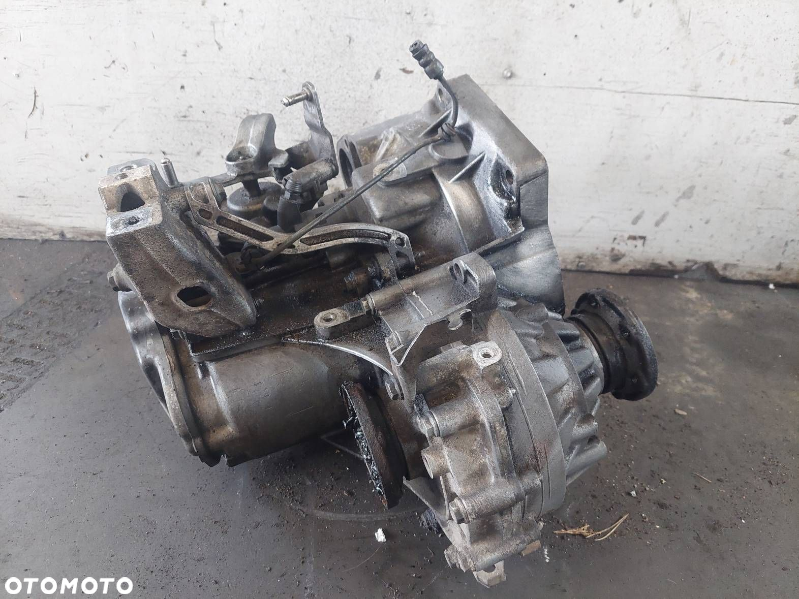 SKRZYNIA BIEGÓW VOLKSWAGEN GOLF V 1.9 TDI MANUAL 5 BIEGÓW GQQ - 4