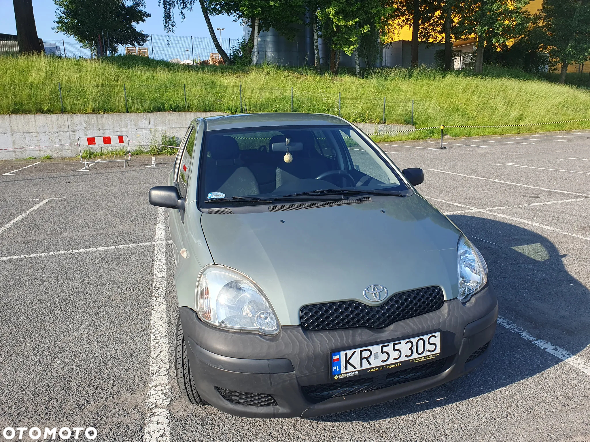 Toyota Yaris 1.0 Base - 24