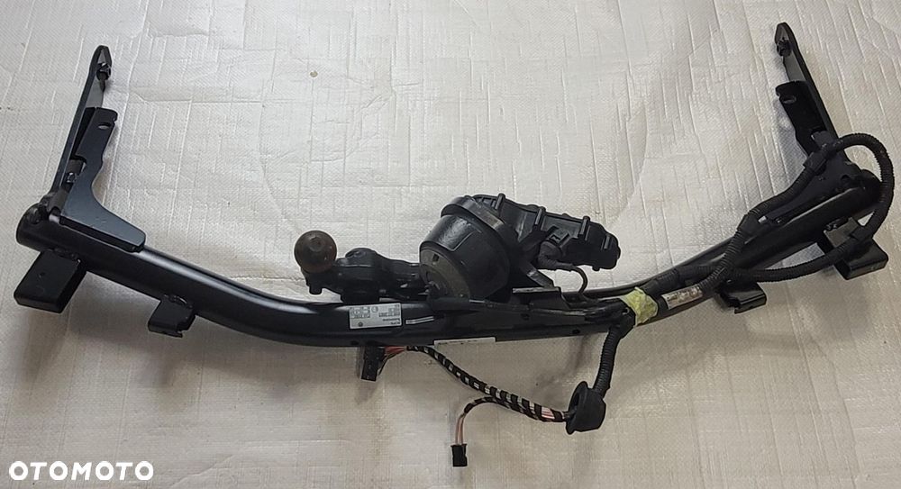 HAK HOLOWNICZY VW GOLF VIII KOMBI 2019- 5H9803881D - 4