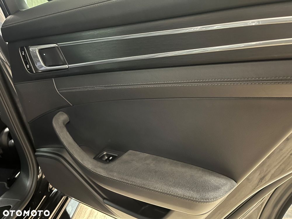 Porsche Panamera - 24