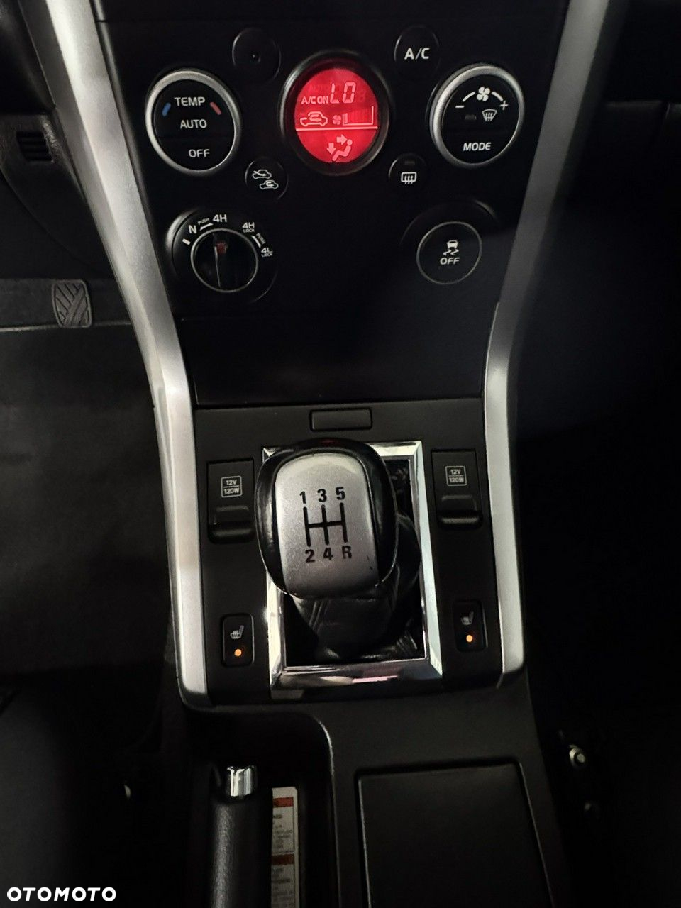 Suzuki Grand Vitara 2.4 Premium - 23