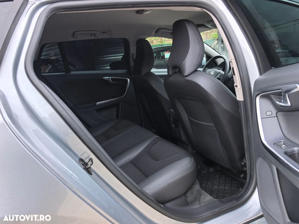 Volvo V60 D4 Geartronic Momentum - 7