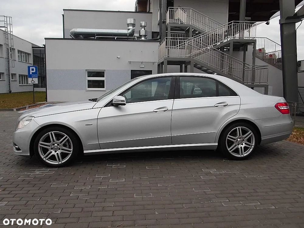 Mercedes-Benz Klasa E 200 CDI DPF BlueEFFICIENCY 7G-TRONIC Avantgarde - 20