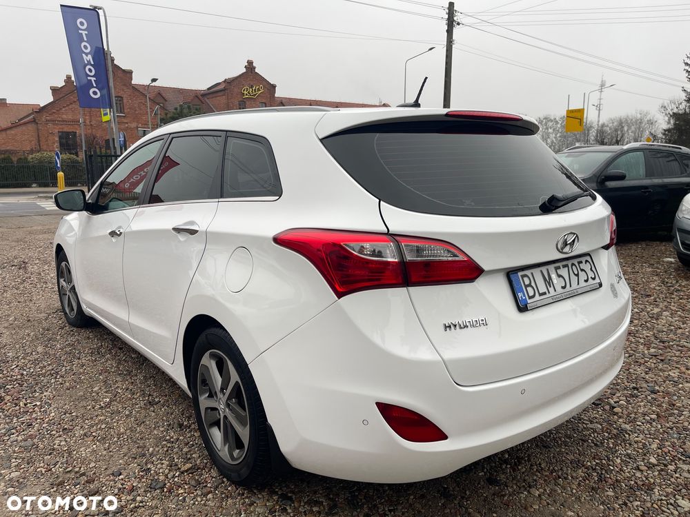 Hyundai i30 1.6 CRDi BlueDrive Premium DCT - 9