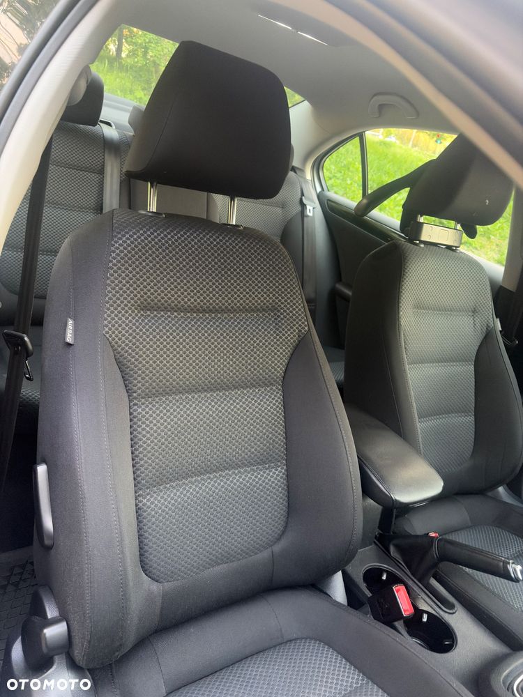 Volkswagen Jetta 1.2 TSI Comfortline - 21