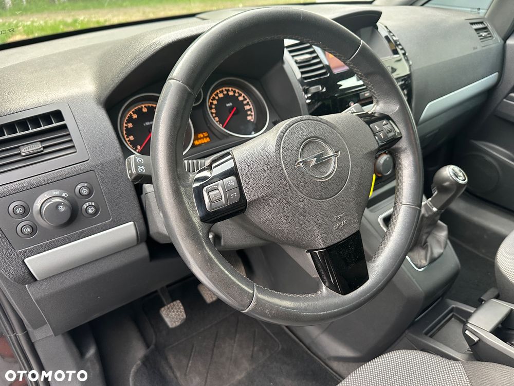 Opel Zafira 1.8 Cosmo - 29
