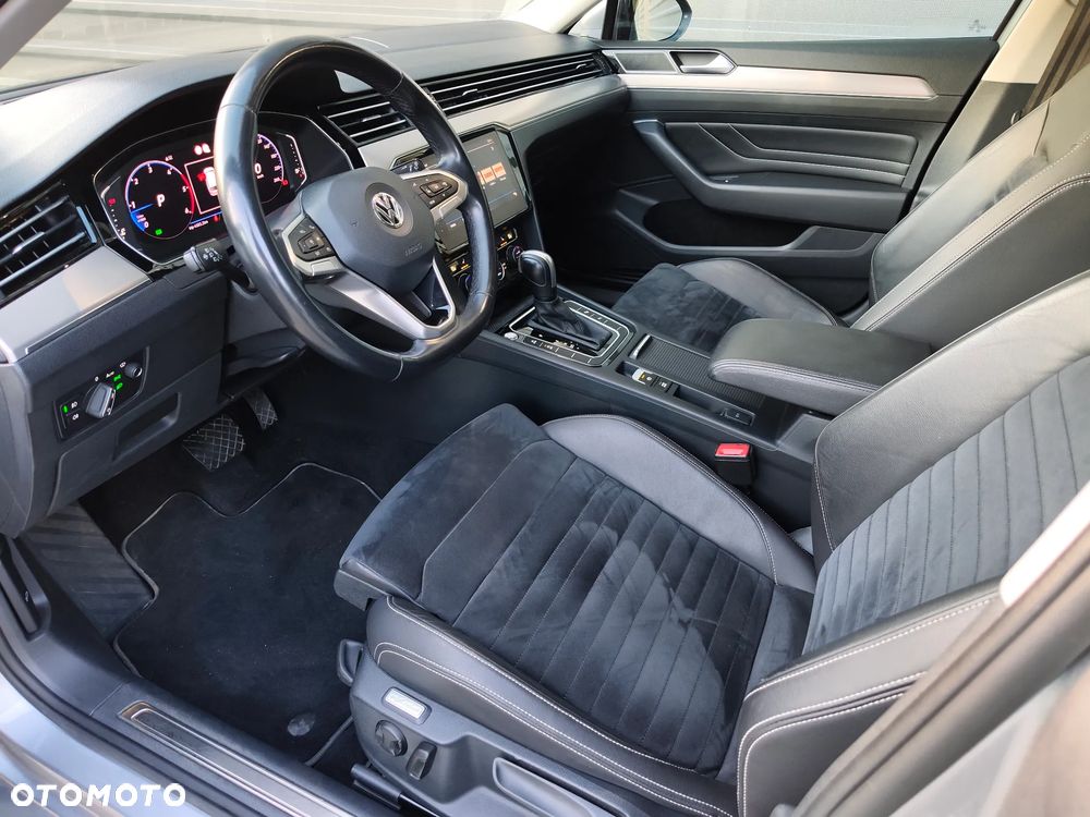 Volkswagen Passat 2.0 TDI Elegance DSG - 35
