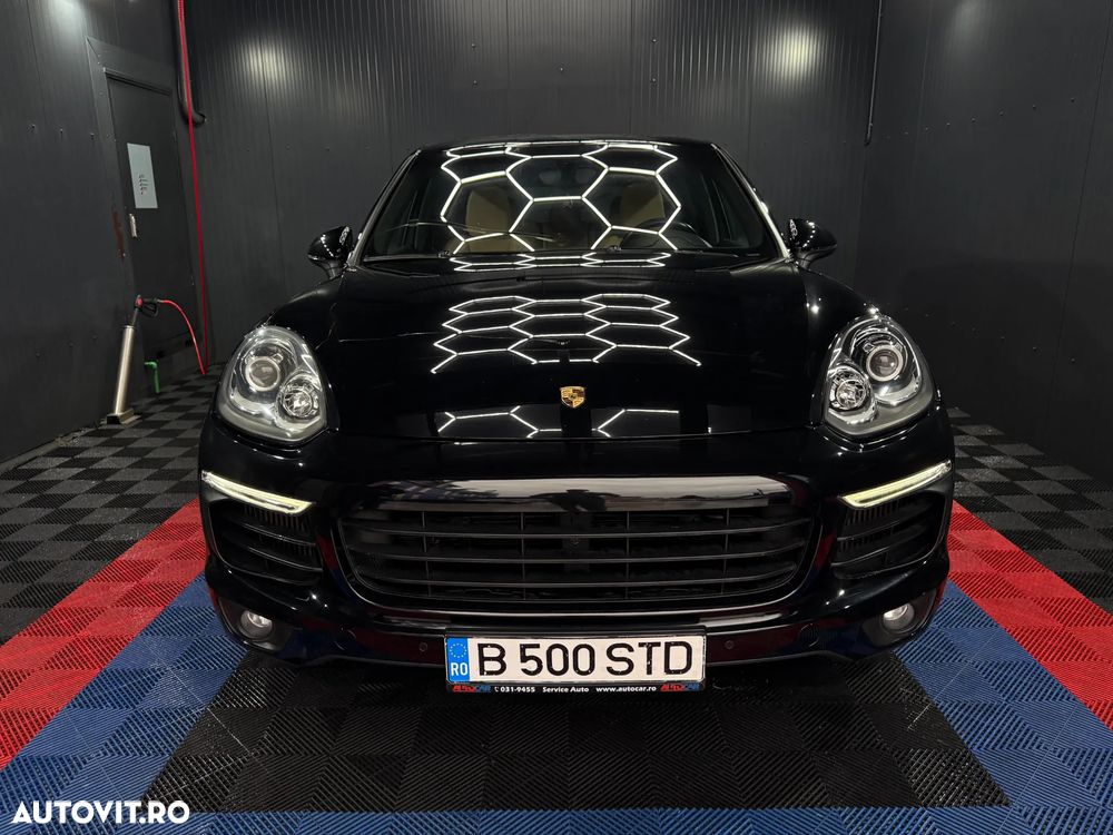 Porsche Cayenne 3.0 L - 1