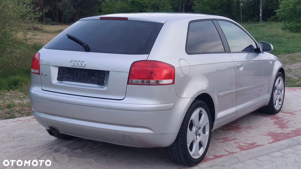 Audi A3 ver-1-6-fsi-attraction - 18