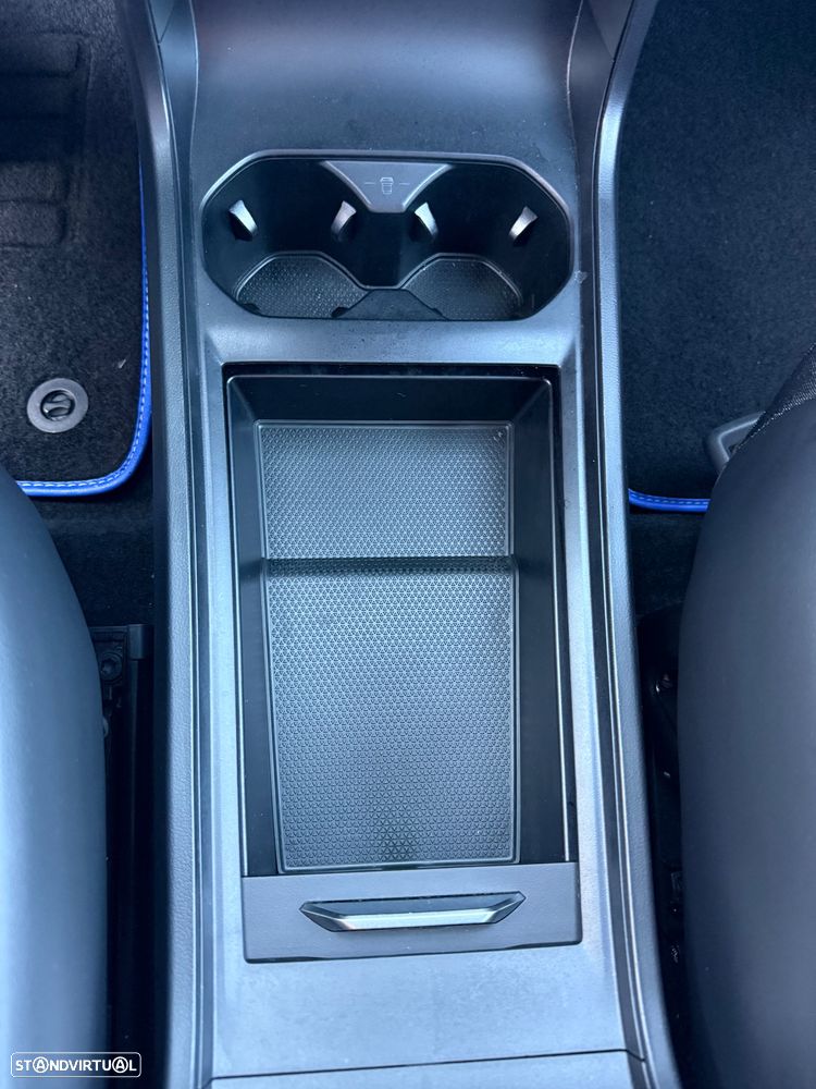 MG MG4 64 kWh Luxury - 27