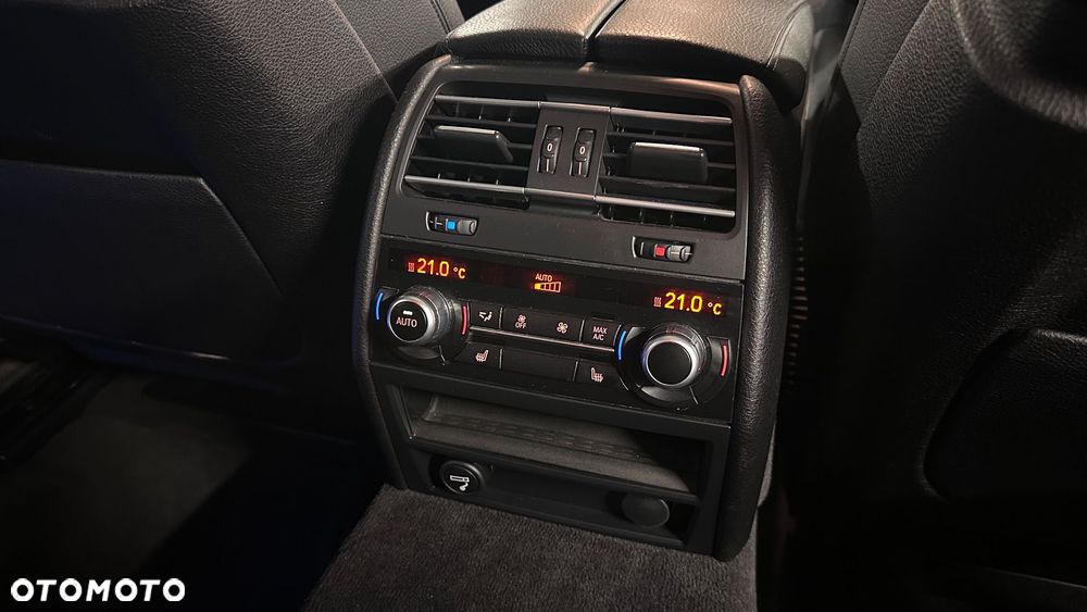BMW Seria 7 740d xDrive - 34