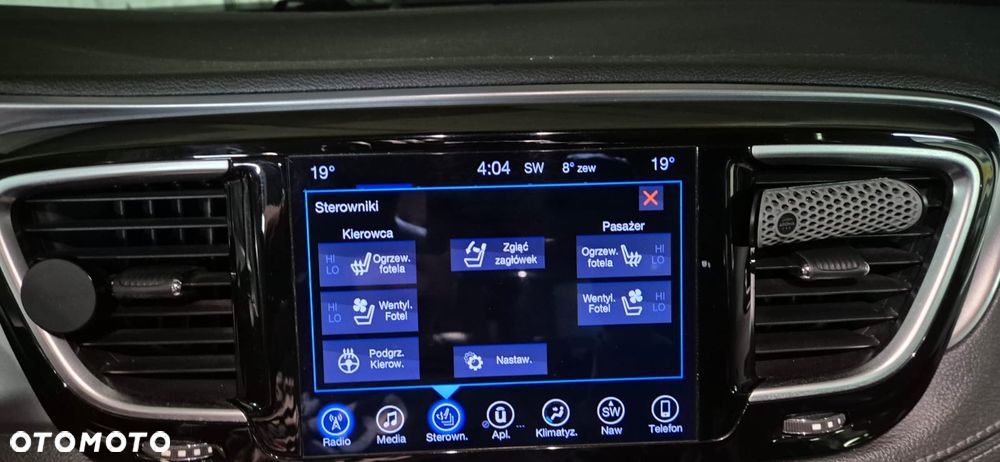 Chrysler Pacifica - 37
