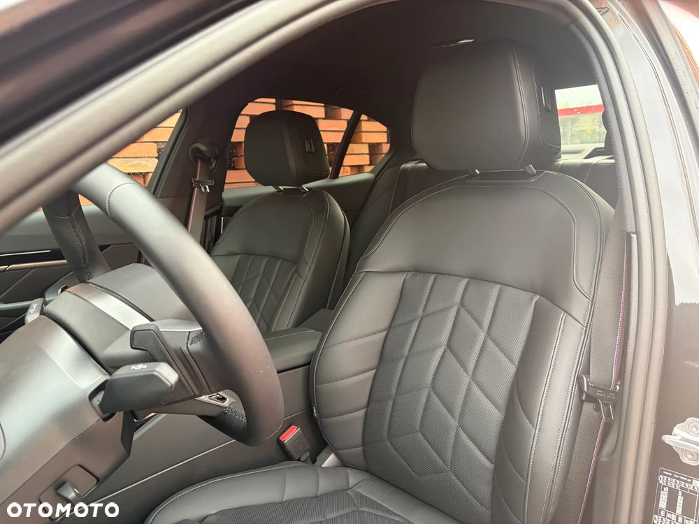 BMW Seria 5 520d xDrive mHEV - 18