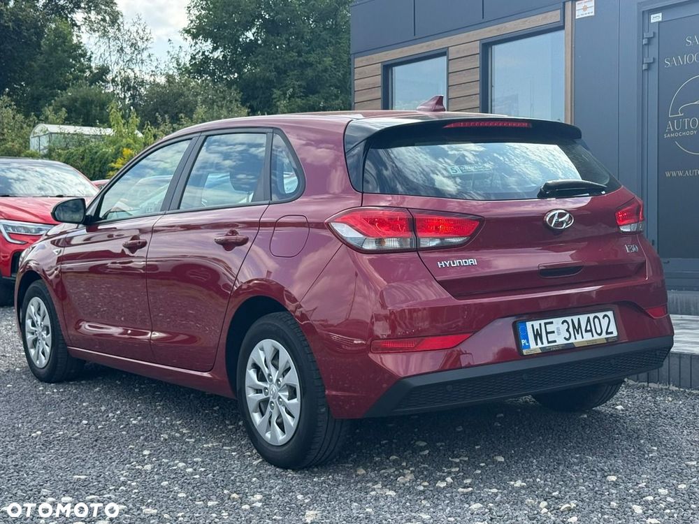 Hyundai i30 1.5 DPI Classic + - 7