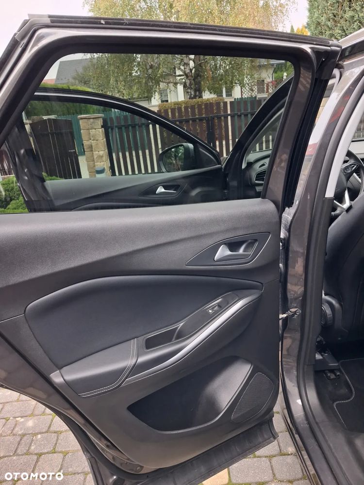Opel Grandland X 1.2 T GPF Design&Tech S&S - 30