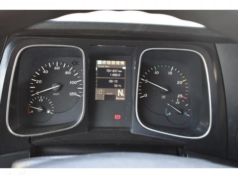 Mercedes-Benz Actros - 11